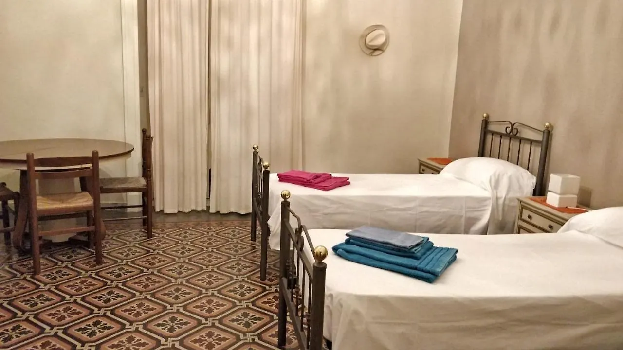 Adriano'S House Catania Cathedral First Floor Apartment Italy